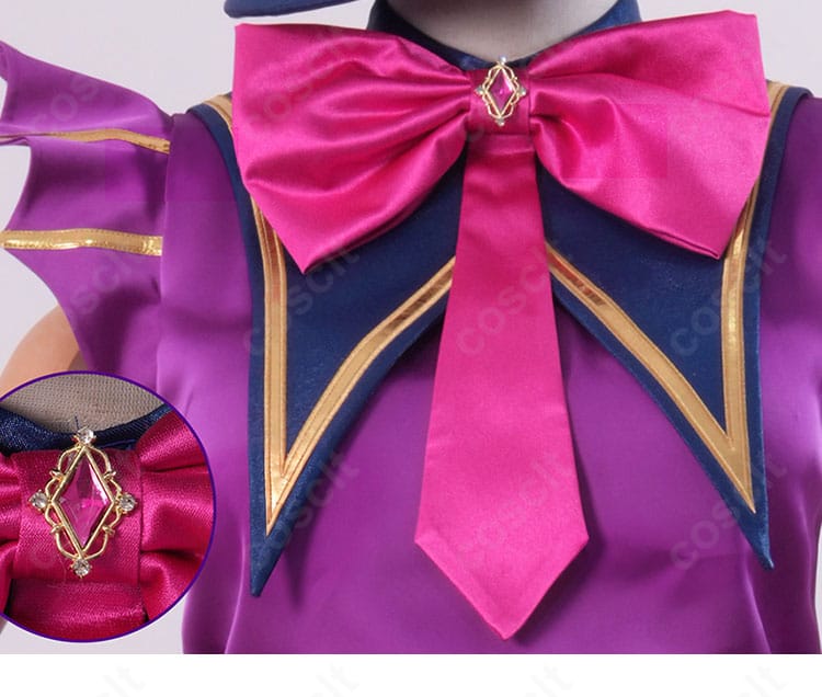 黒須あろま コスプレ衣装の蝶ネクタイ風付け襟装飾を拡大したディテール画像