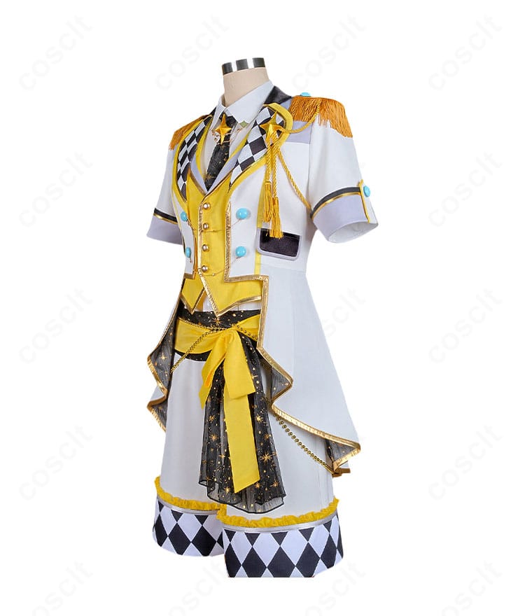 プロセカ 鏡音レン ステージの王子様コスプレ衣装の側面。重ね着による立体的なシルエットを確認できる画像