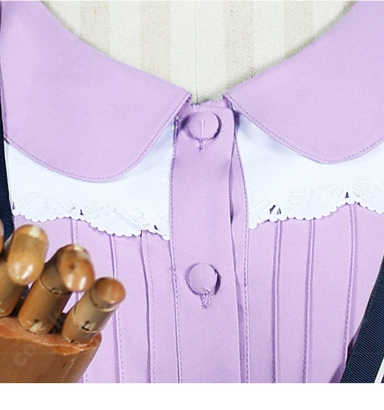 飛鳥湊 私服Ver.ブラウスの前面ボタンディテール、襟元から胸元のデザイン