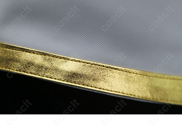 ソラ コスプレ衣装の金色パイピングが入った衣装縁