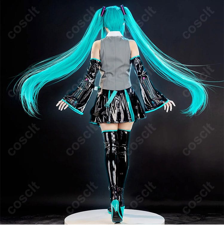 初音ミク V6 パッケージビジュアルVer.コスプレ衣装の着用背面イメージ、背中からスカートにかけての印象