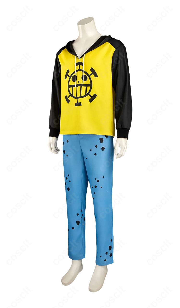 ONE PIECE トラファルガー・ロー 2年後コスプレ衣装の側面全体。トップスとパンツのシルエットが分かる画像
