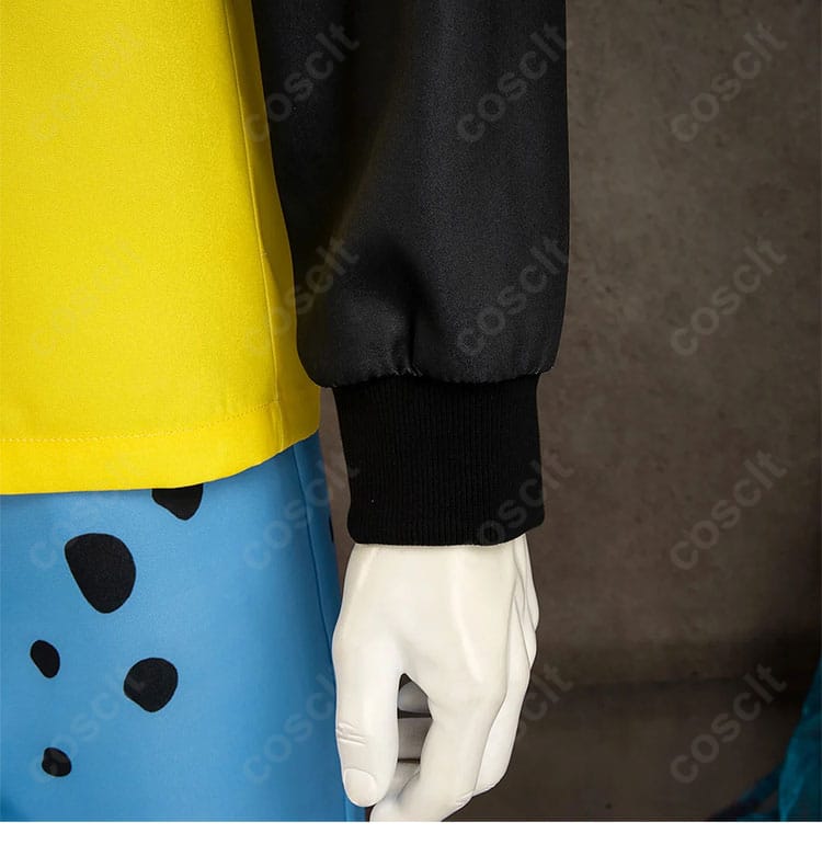 ONE PIECE トラファルガー・ロー コスプレ衣装の袖装飾。袖口周辺のデザインを確認できる拡大画像