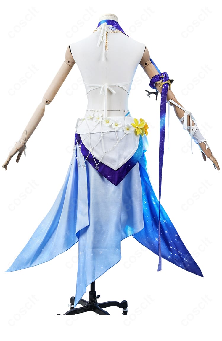ロビン 夏空の歌コスプレ衣装の背面デザインとスカートのライン