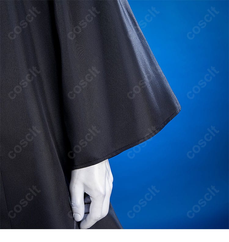 曽我明無良の和装風コスプレ衣装に施された袖装飾の細部