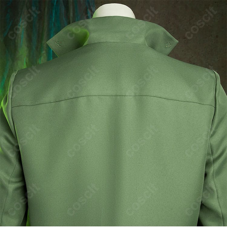 コロネロ軍服風ジャケットの背肩部分に施されたデザイン