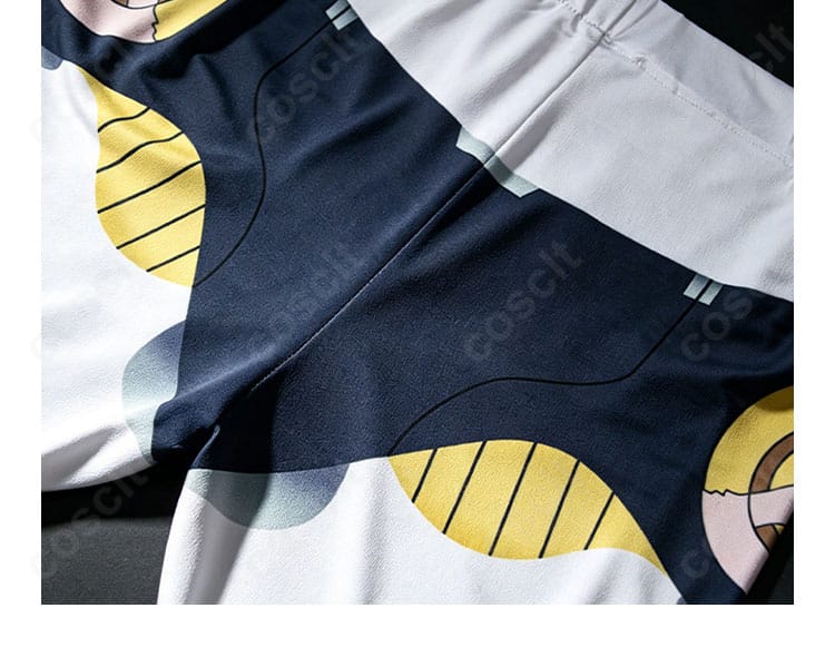 パールのコスプレ衣装に合わせるボトムス部分のディテール