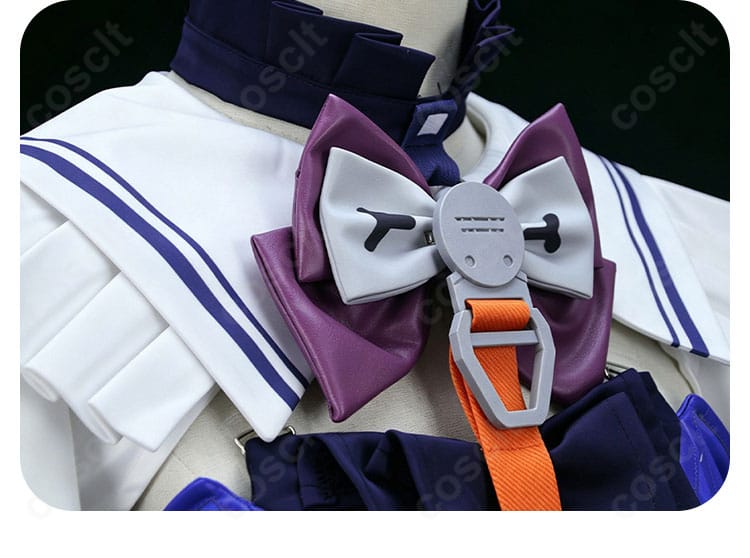 リーノ コスプレ衣装の首元を彩る蝶ネクタイの形状と装飾