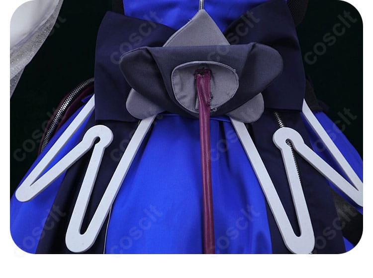 リーノ コスプレ衣装の背面デザインと蝶結び周辺のディテール