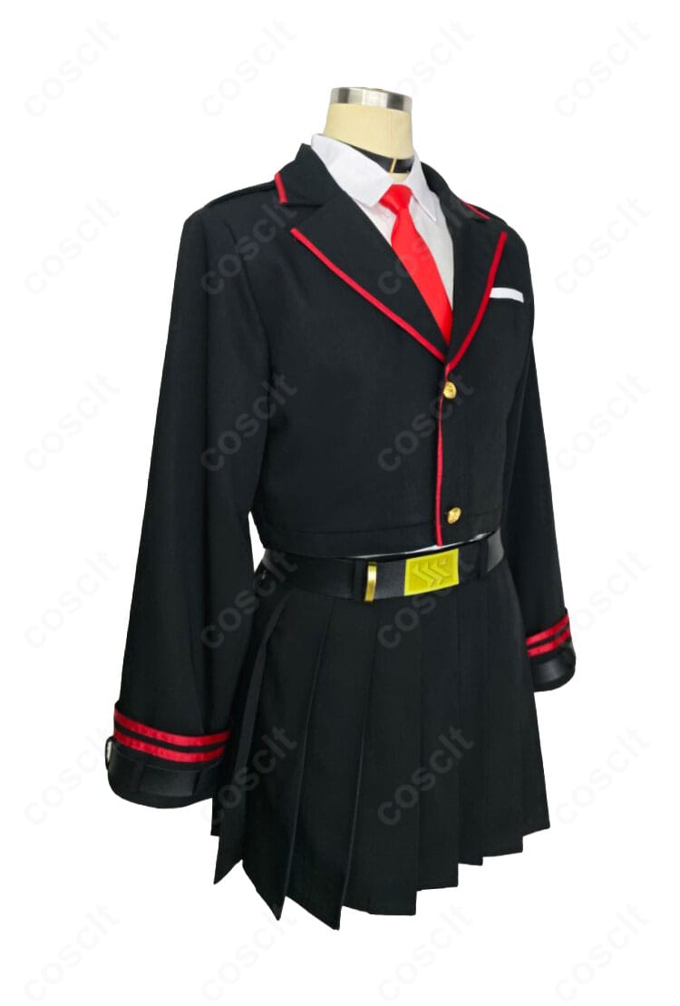 五十嵐ショウコ コスプレ衣装のジャケットとプリーツスカートの背面デザイン