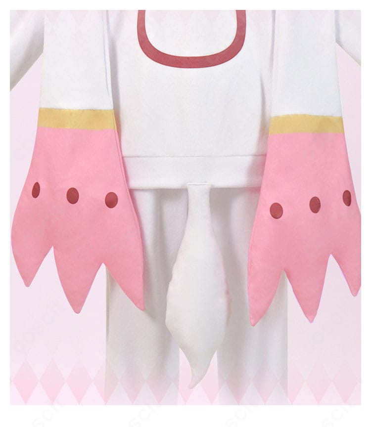 鹿目まどかコスプレ衣装のリボンやキュゥべえモチーフを確認できる服飾ディテール