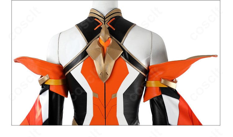 アンラン コスプレ衣装の背面肩部分の立体的な仕立て