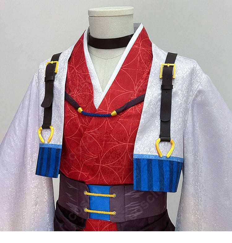 冨岡義勇コスプレ衣装の首飾りと襟元に配置された装飾の詳細