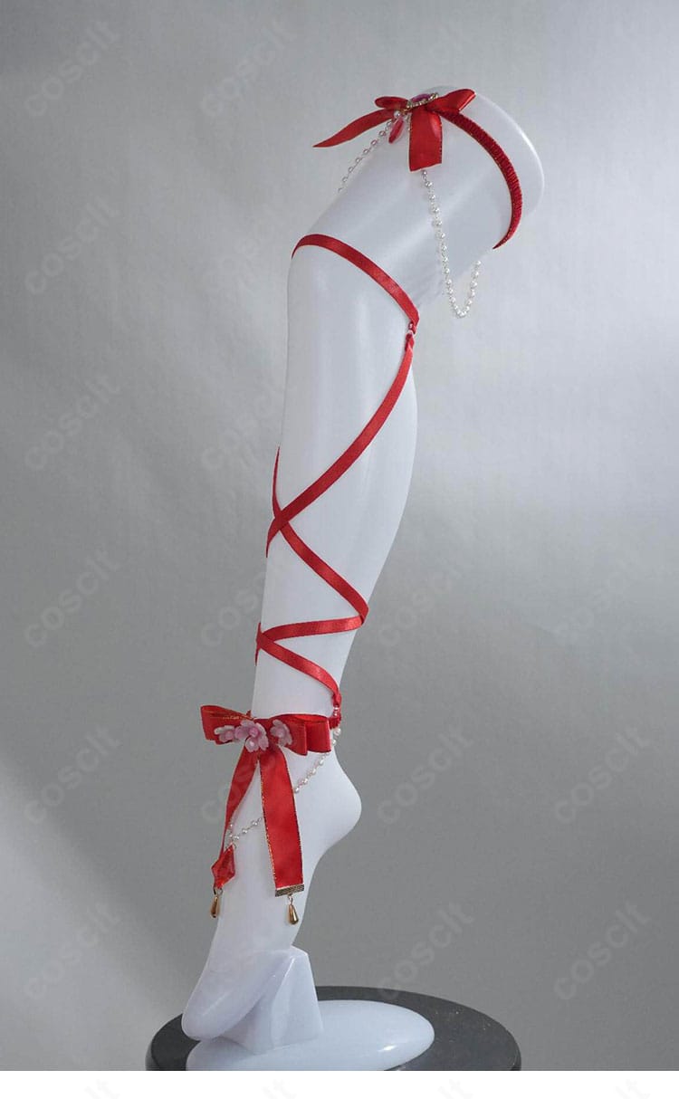さくらみこコスプレ衣装の脚に付く赤いリボンの結び目