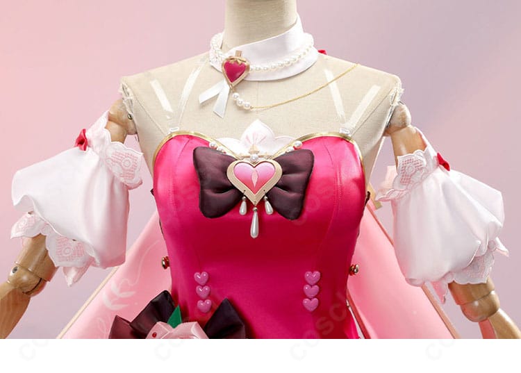 ヒアンシーのコスプレ衣装に施された前合わせ部分の装飾ディテール