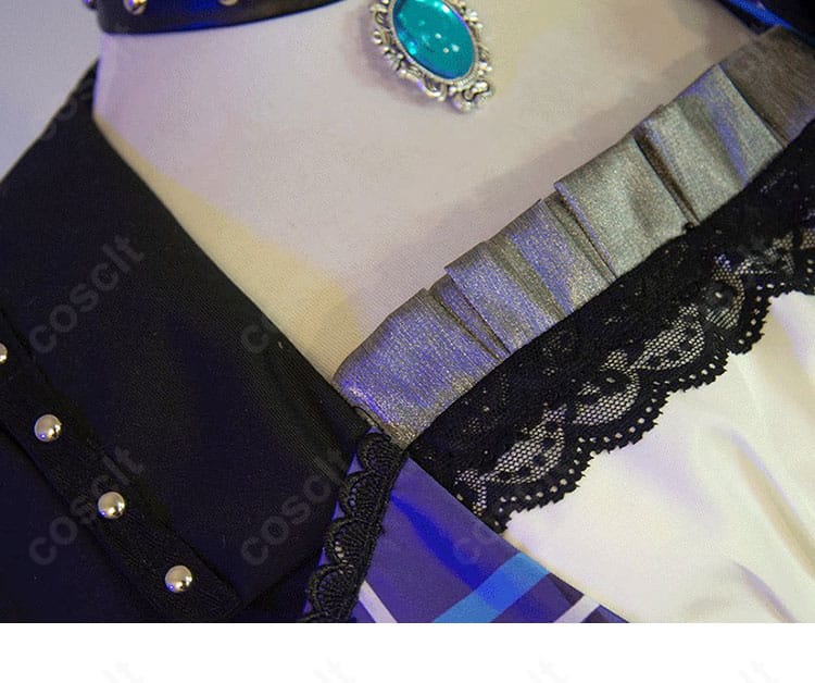 氷上スミレ ブルーエンプレスコーデ衣装の襟元装飾を写したクローズアップ