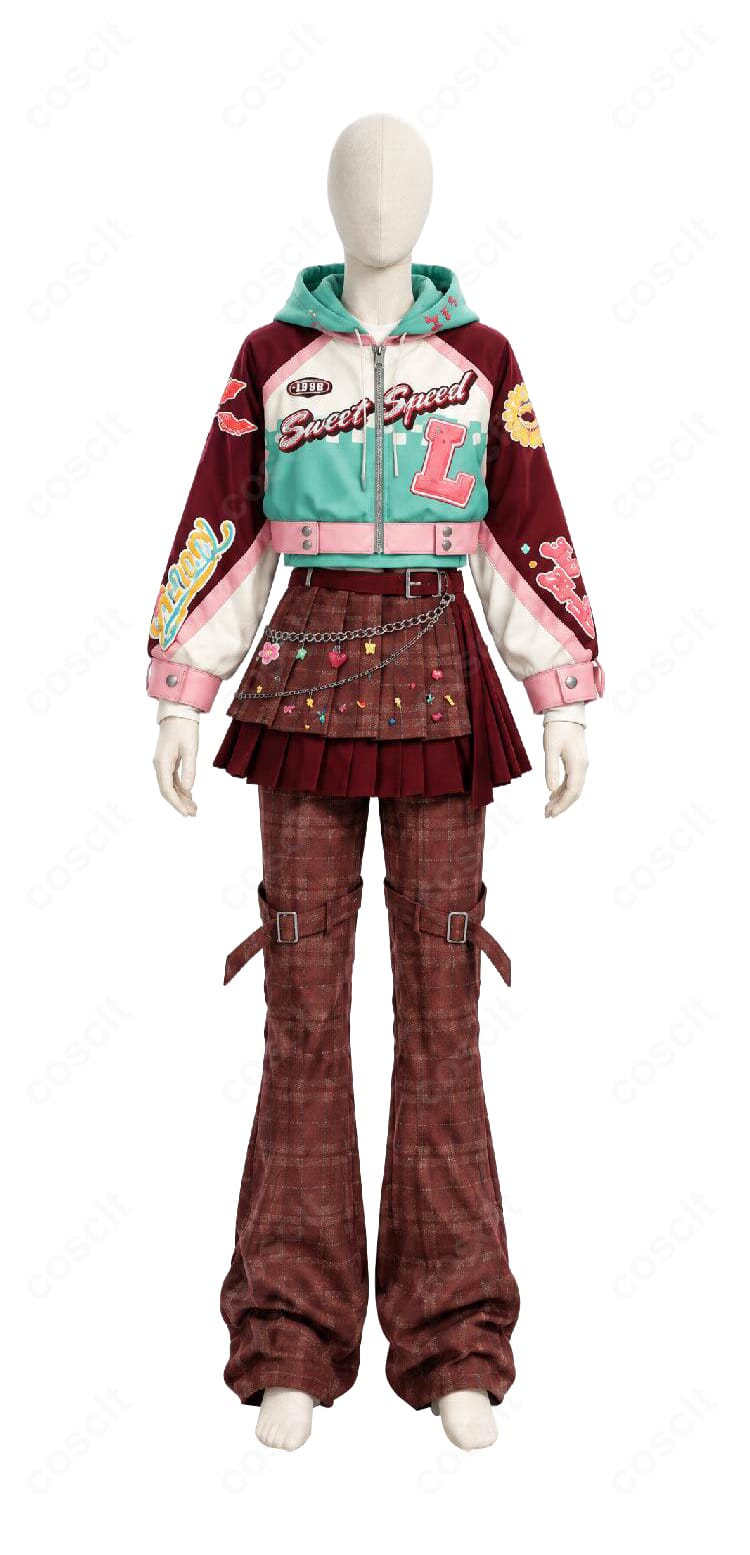 リリア・ヴァンルージュ スウィートアバター コスプレ衣装の正面展示、グリーンのフード付きジャケットとチェック柄パンツを組み合わせたデザイン