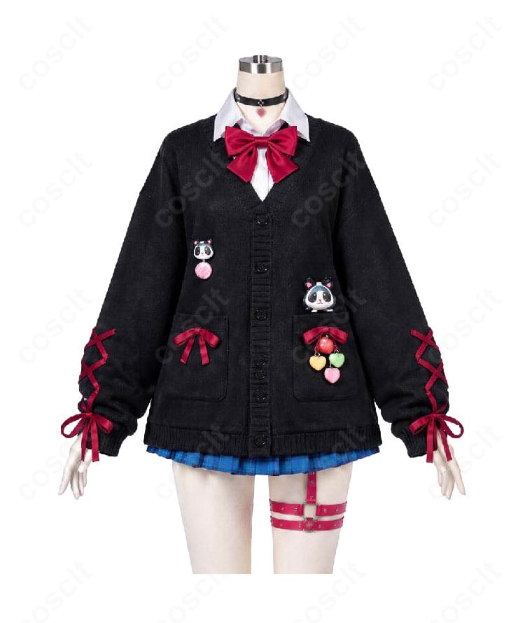 ラオーラ・パンテーラ オタク女子制服コスプレ衣装の正面全体像、黒いカーディガンと青いチェック柄スカートの組み合わせ