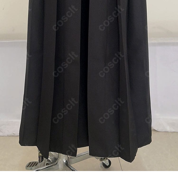 黒死牟コスプレ衣装の裾まわりと装飾デザインの詳細