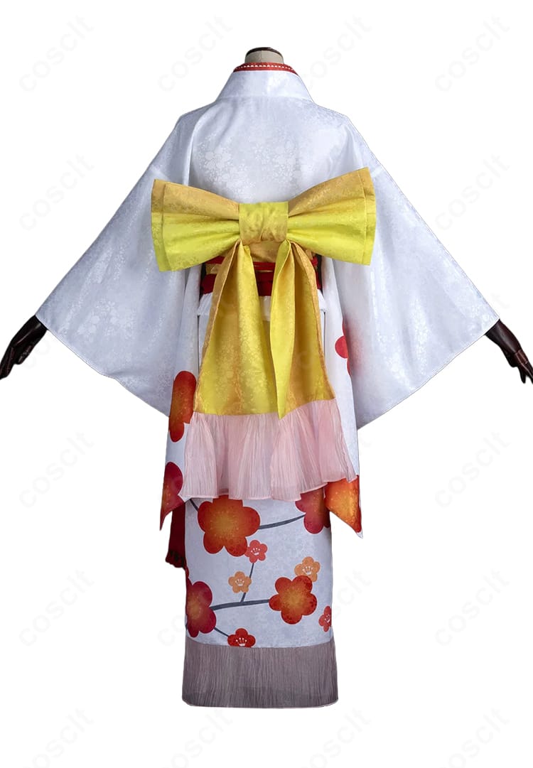 桃園奈々生 晴れ着コスプレ衣装の背面デザインと後ろ腰の装飾を確認できる画像