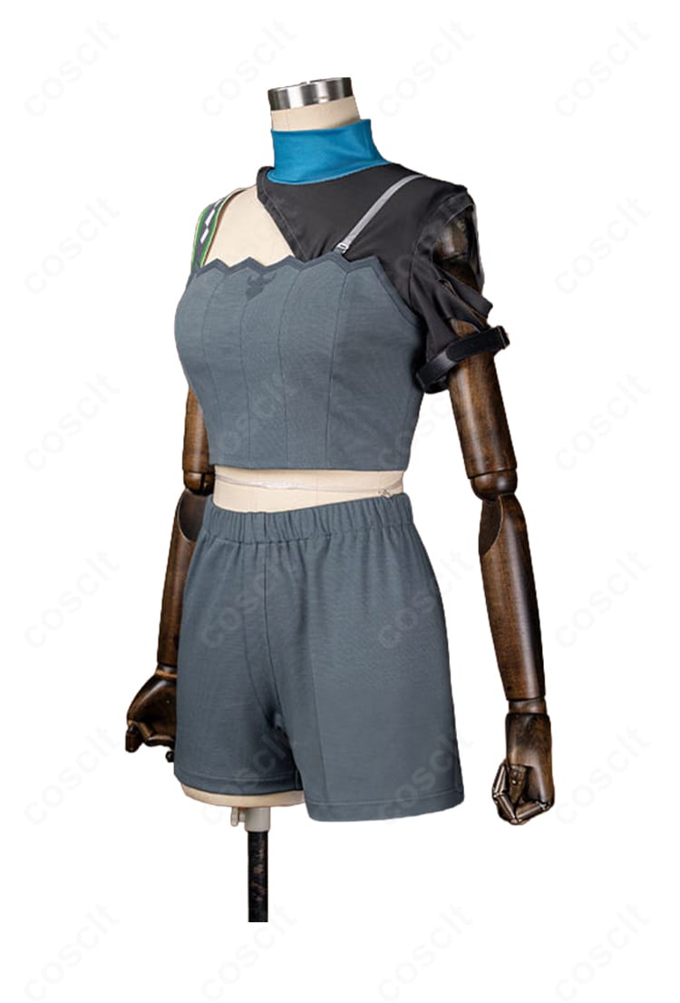 タイトルホルダー コスプレ衣装のインナーとショートパンツの細部