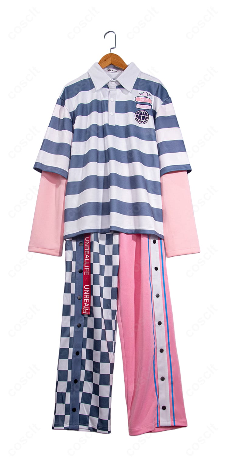 18TRIP 夜半 子タろ 私服Ver.コスプレ衣装のセット内容展示。トップス、パンツ、ベルト、ネックレス、クマの腰飾り