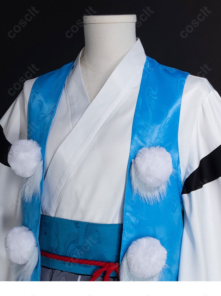 ツカサ コスプレ衣装の襟元と胸元の装飾を拡大したディテール画像