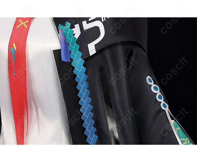 アークナイツ 夕（シー）衣装の左肩と袖飾りディテール。コントラスト配色とステッチワークの精緻さを強調。