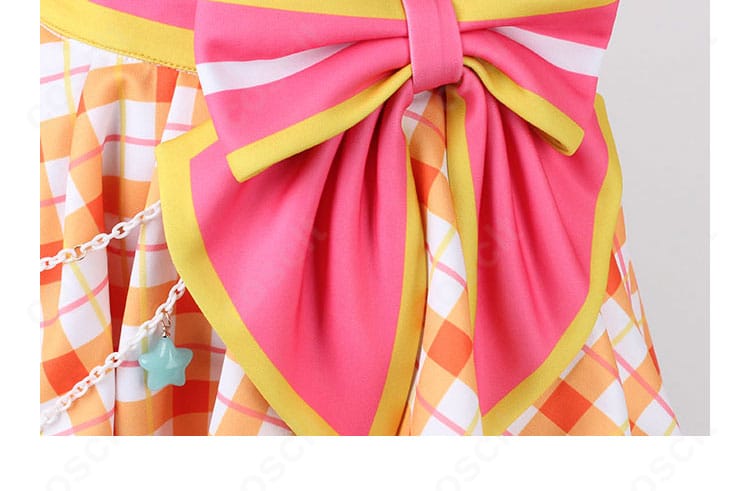 スペシャルウィーク 水着コスのスカート腰リボン。立体的な結びとバランスの良い配置を強調したアップ