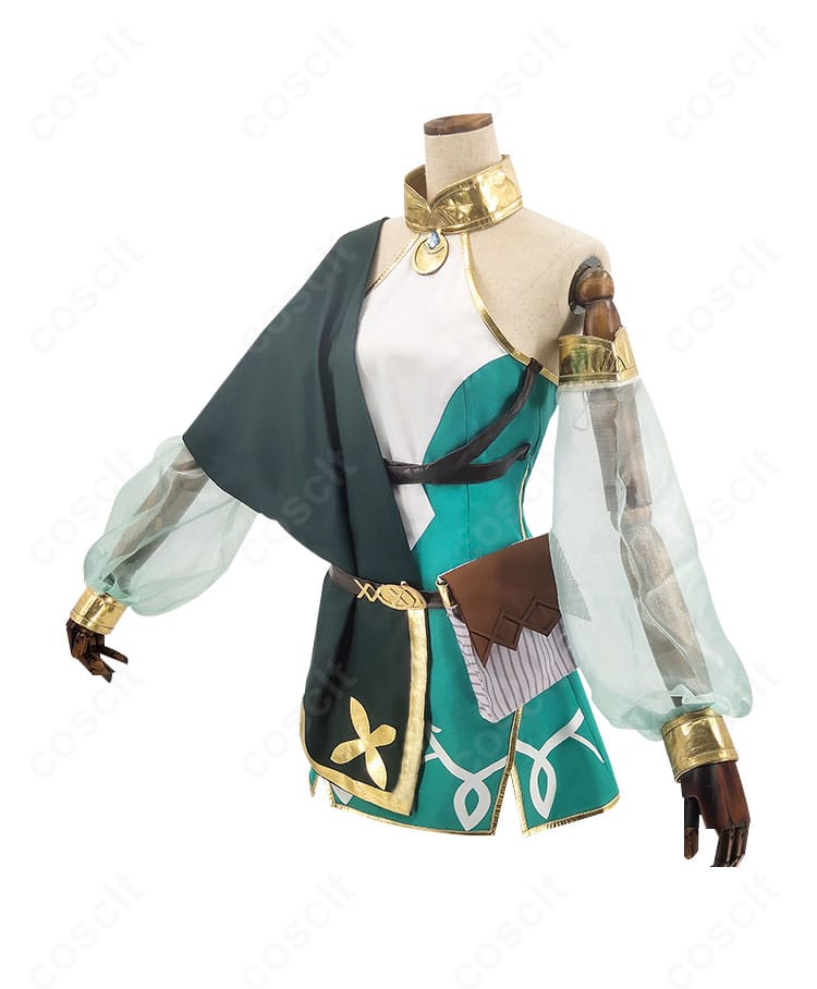 プリコネR コッコロ 通常ver. コスプレ衣装の側面。マントの落ち感、付け袖のライン、腰回りの立体感をチェックできるビュー