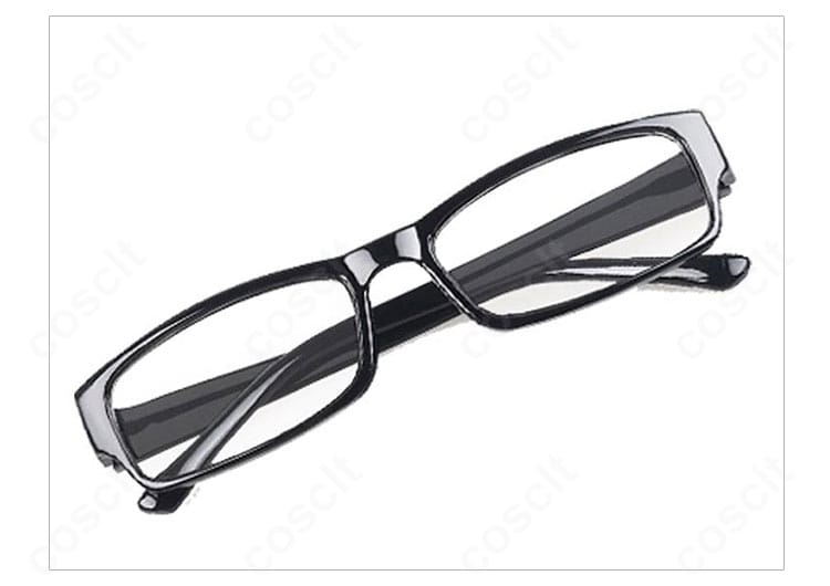 ヘックス・ヘイワイヤー 眼鏡アクセサリー着用イメージ。顔周りの完成度を高める重要小物。