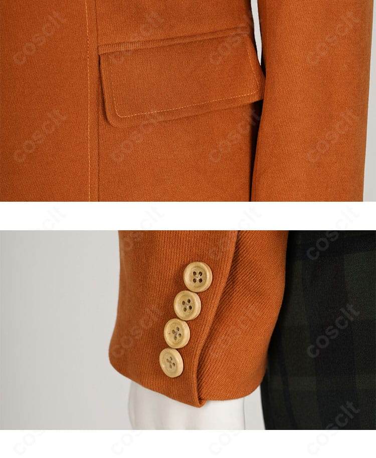 アシュリー・グラハムのコート袖とポケット周りのディテール。丁寧なステッチと補強で耐久性を示す近接写真