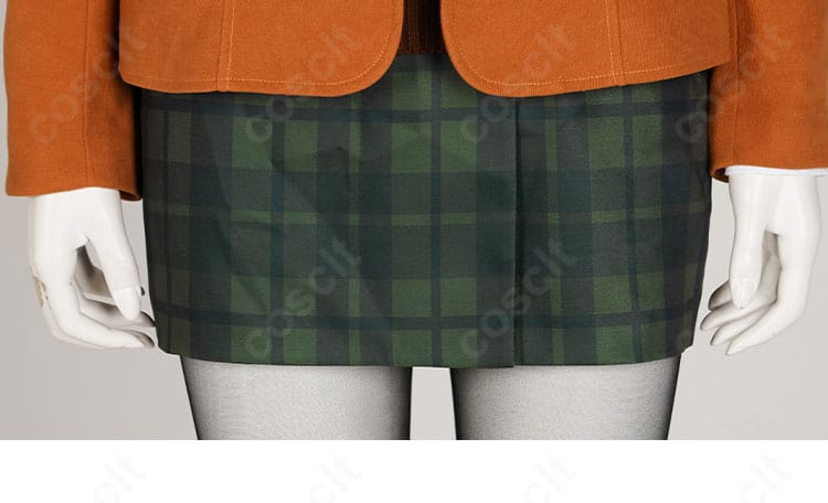 コスプレ衣装のスカート正面。均整の取れたプリーツ加工で原作どおりのシルエットを再現したディテール