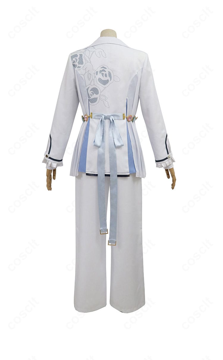 月永レオ Tasto bianco コスプレ衣装の背面デザイン。裾の広がりと背面の装飾配置を詳細に示すカット。