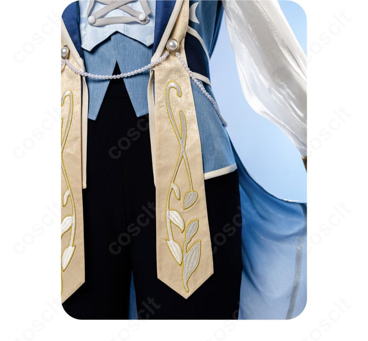 パターン刺繍ディテールの拡大。モチーフの造形と糸の艶感がわかる。