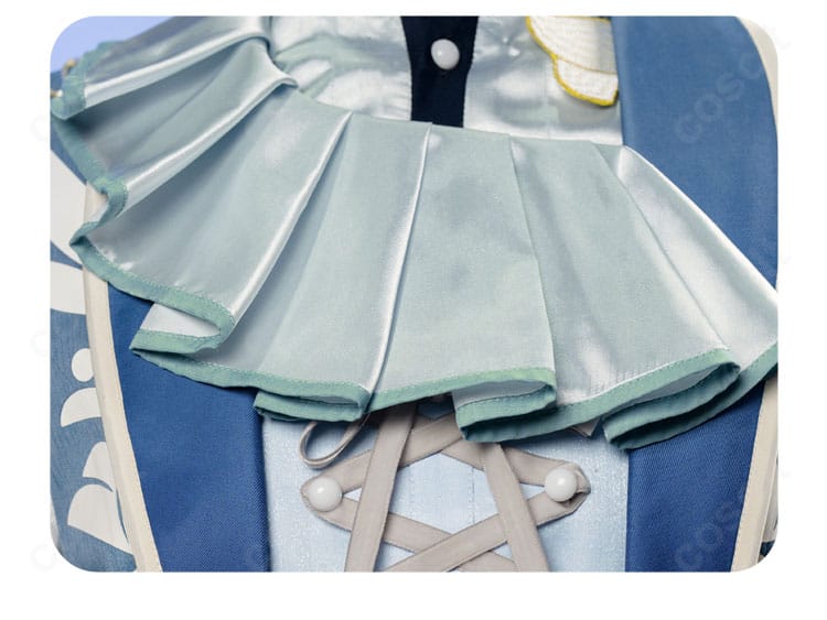 シークレットスカイ衣装のマフラー装飾アップ。質感とメタルパーツで高級感を演出。