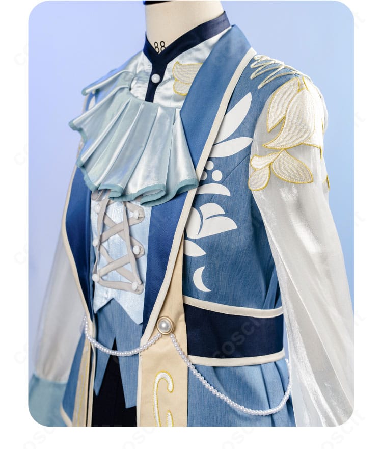 ウエスト装飾ディテールのアップ。コルセットとのバランスでスタイルを引き締める設計。