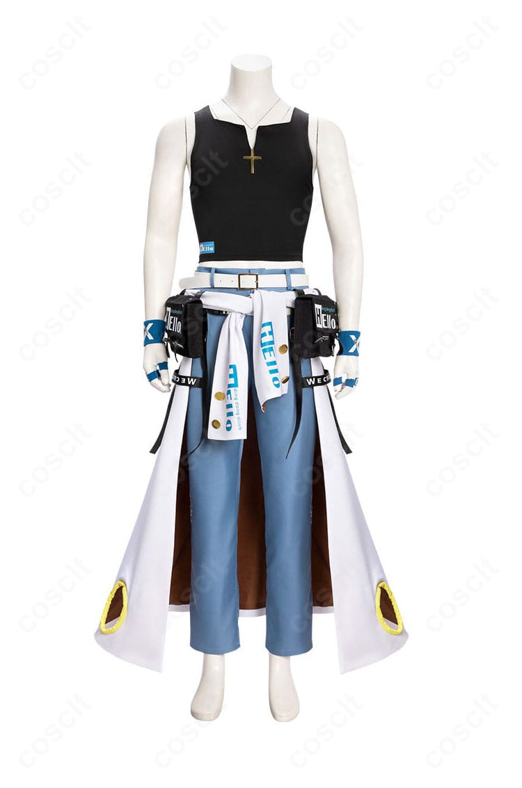 正面全身ショット。コートの落ち感やベルトの質感、パンツのラインまで分かるディテール確認画像。