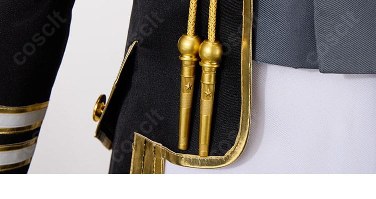 裾部分の装飾ディテール。コート裾のトリムとカーブライン、落ち感の綺麗さを表現。