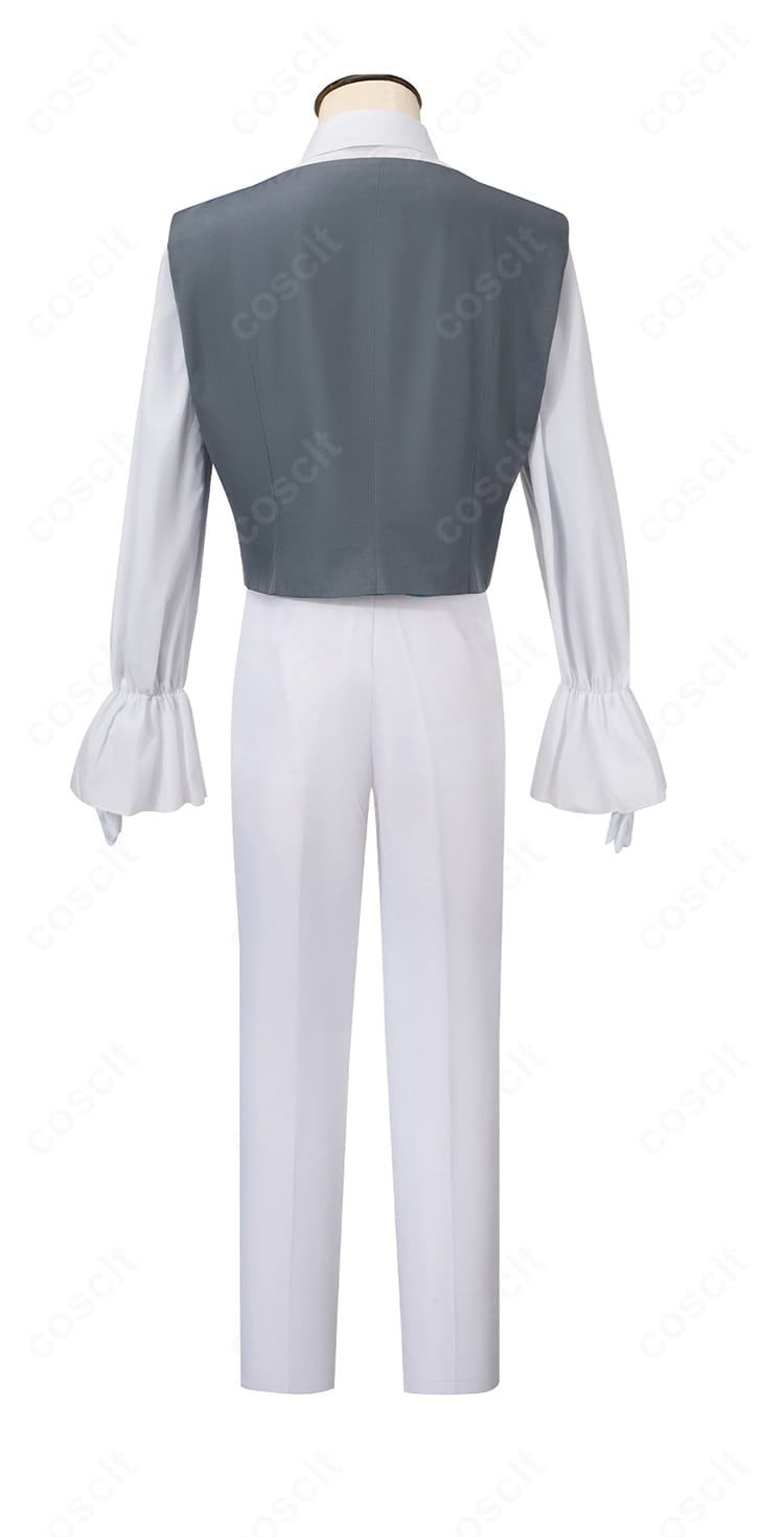 ベスト・シャツ背面のディテール。背ベルトとダーツ処理で体に沿うシルエットを表現。