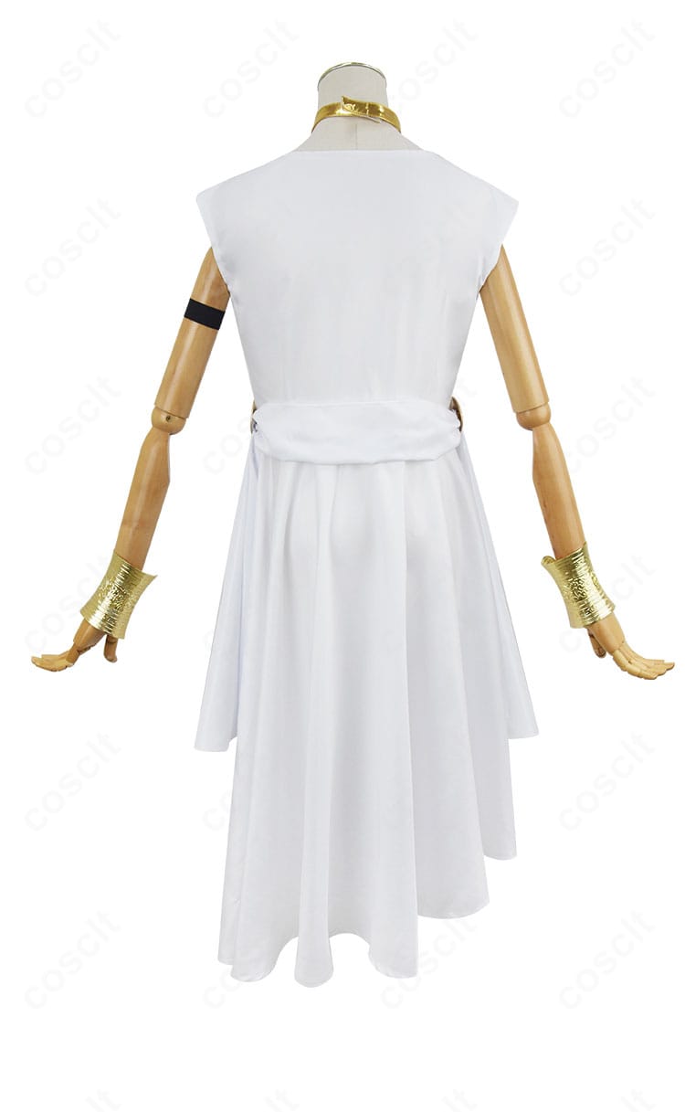 葬送のフリーレン フランメ 通常衣装コスプレ背面全体。フードのボリュームと背面装飾の配置まで忠実再現。