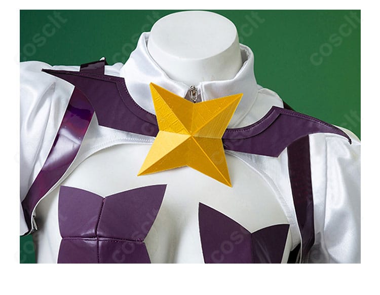 柊うてな コスプレ 襟元の星形装飾アップ。マジアベーゼらしさを象徴するモチーフの質感と留め仕様を確認できる写真