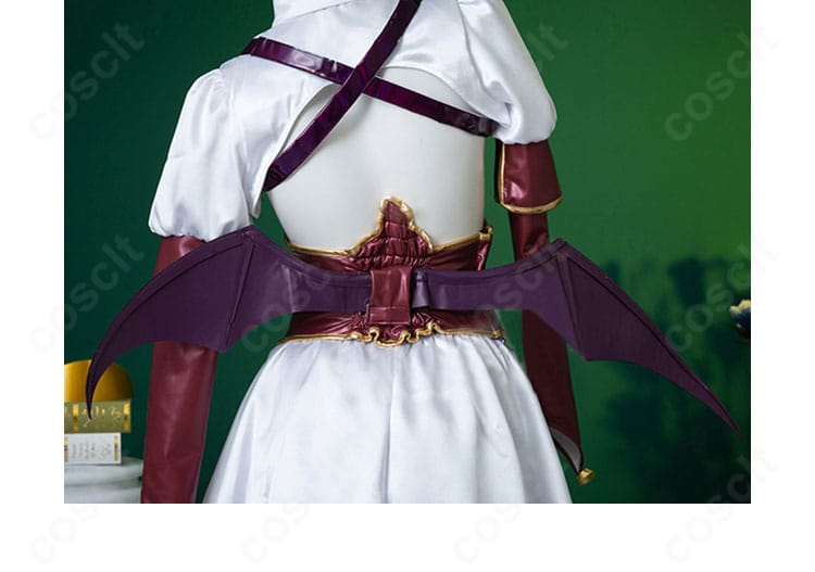 柊うてな マジアベーゼ 小さな翼装飾のディテール。軽量で取り外ししやすい背面アクセント