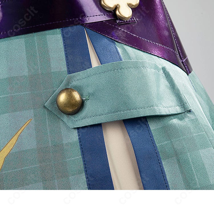 エナー・アールウェット コスプレ衣装のボタンの細部画像。精密な仕上がり。