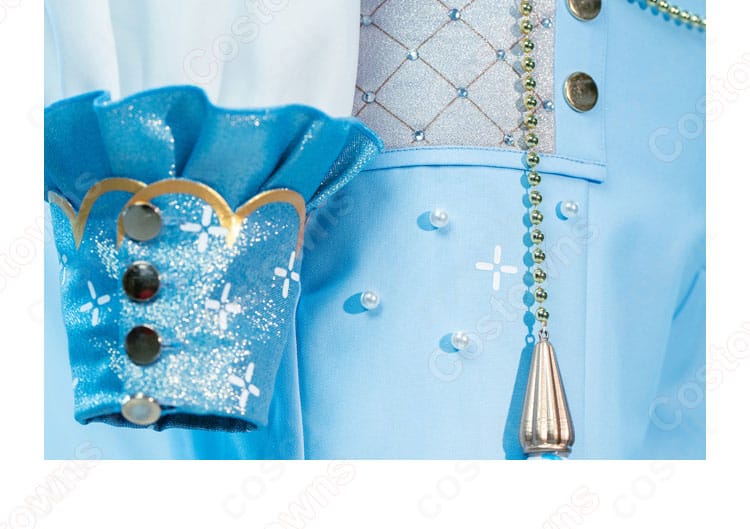 fine『TRIP』衣装の腰回り装飾詳細。腰飾りの形状と取り付け金具、ベルト位置のバランスが分かる写真