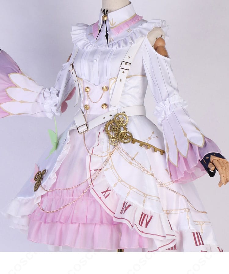 右側アングルで捉えた暁山瑞希衣装。立体飾りの重なりと素材感が際立つ角度のディテール。