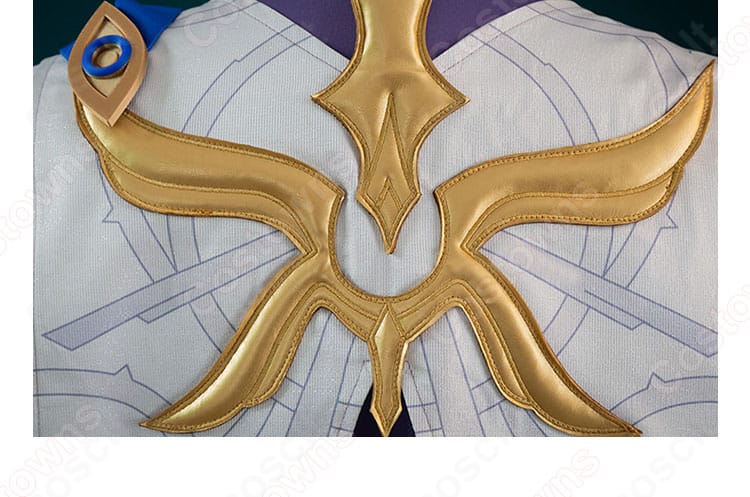 コスプレ衣装の背面装飾ディテール拡大。コート背面の装飾要素と縫製を確認できる画像