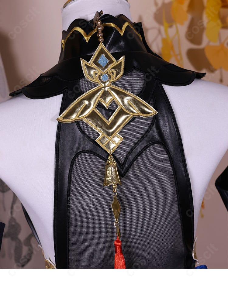 原神 甘雨コスプレ 後首のミニベル装飾ディテール。小物の質感と位置関係を示す近接写真。