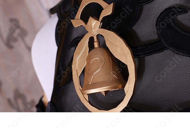 原神 甘雨コスプレ 胸元のベル装飾ディテール。金具と紐の取り付け精度、質感を強調した近接画像。