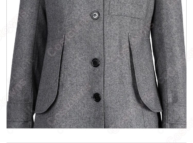 両側ポケットの位置とフラップ形状を示したダイアナ・プリンス コートのディテール